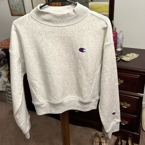 Women’s Champion Mockneck Crop Sweatshirt